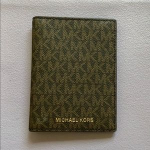 Michael Kors Bedford Travel Passport Wallet